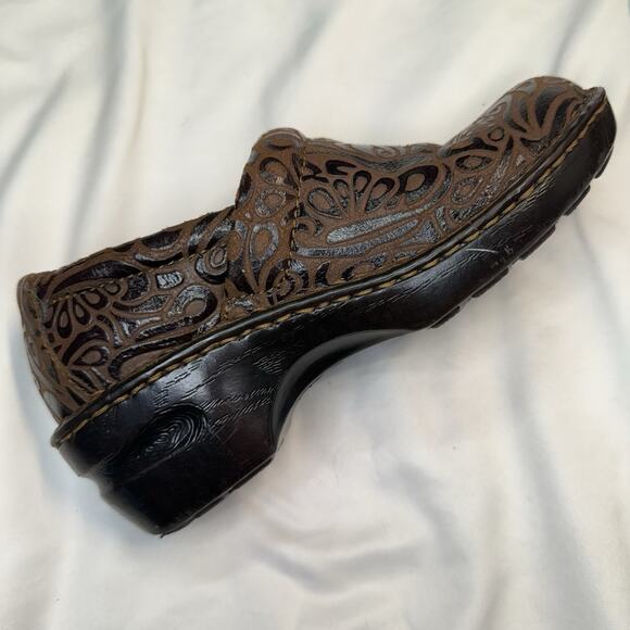 BORN B.O.C. PEGGY Coffee Brown Tooled Leather Nursing Work Clogs BC6630 US 8.5 - Picture 11 of 12